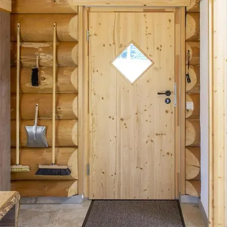 Blockhaus Almhuette Hofblick *